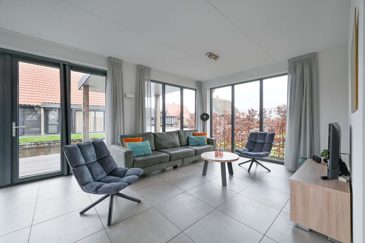 Vrijstaande woning te koop: Waterstaete 52, Ossenzijl