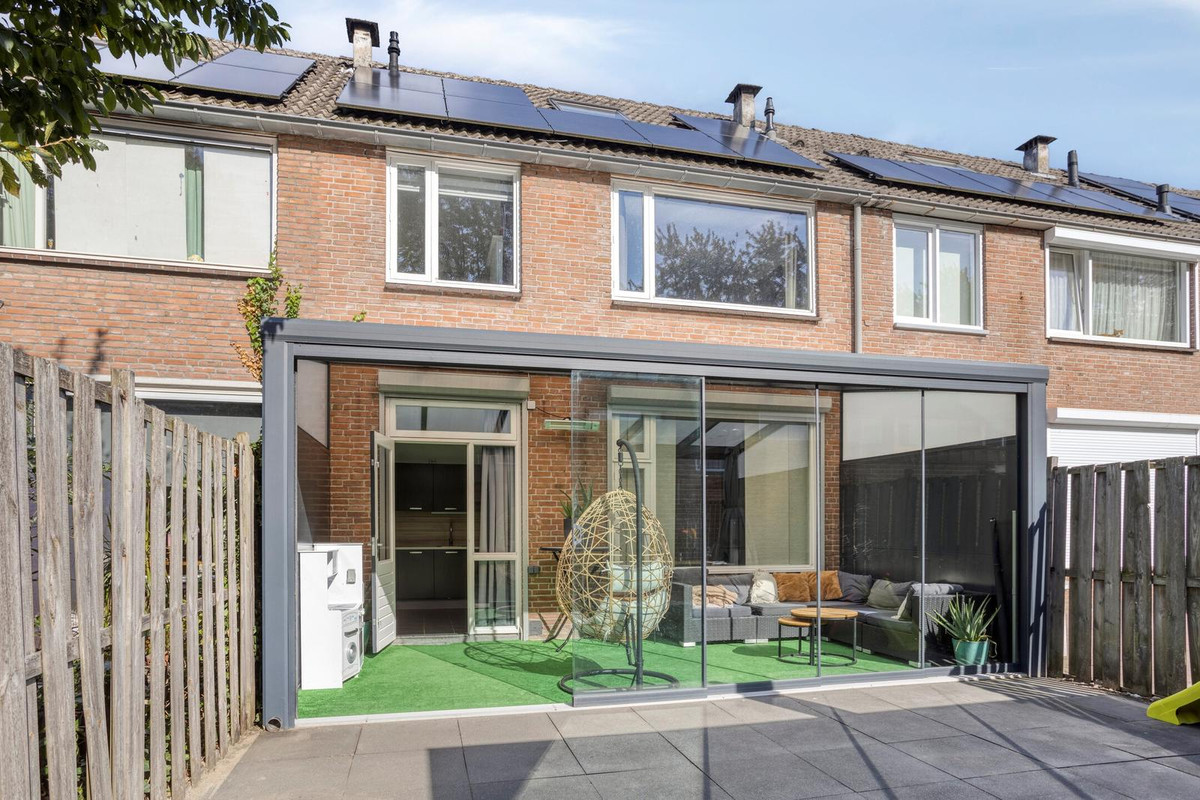 Tussenwoning te koop: Schuberthof 134, Terneuzen