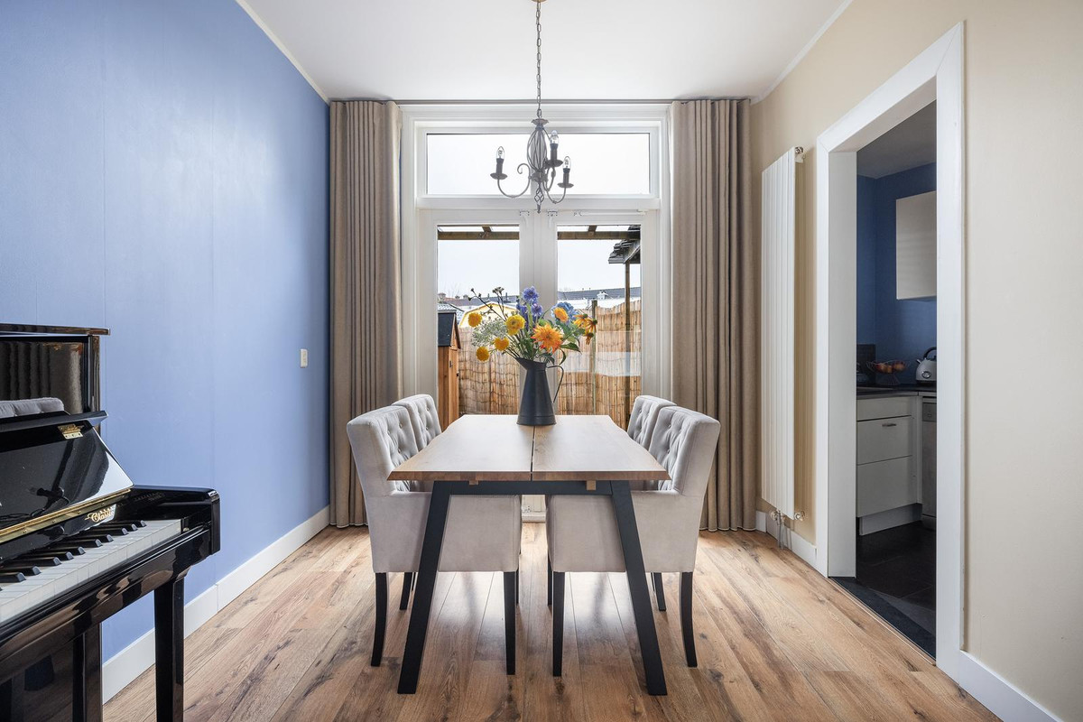Tussenwoning te koop: Rhijnvis Feithstraat 18, Dordrecht