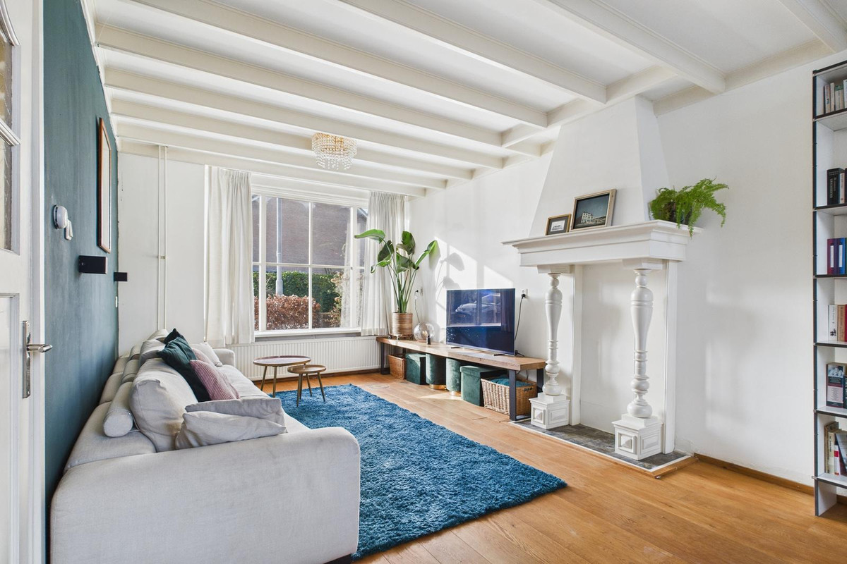 Tussenwoning te koop: Oosterscheldestraat 221, Middelburg