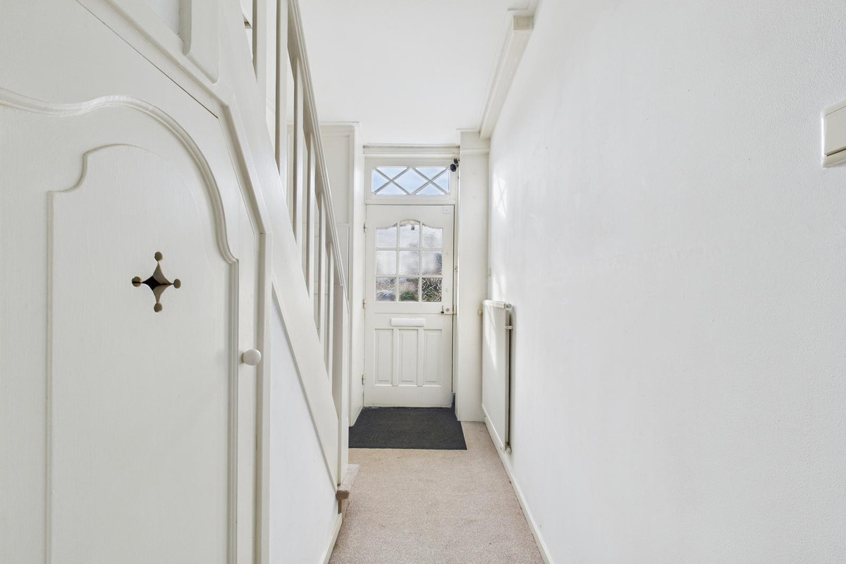 Tussenwoning te koop: Oosterscheldestraat 221, Middelburg
