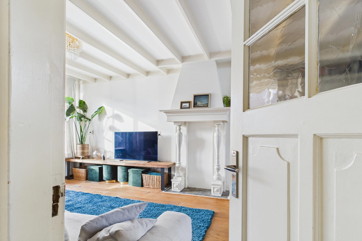 Tussenwoning te koop: Oosterscheldestraat 221, Middelburg