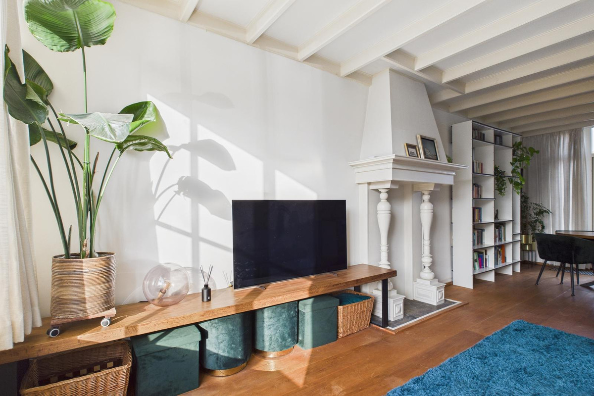 Tussenwoning te koop: Oosterscheldestraat 221, Middelburg