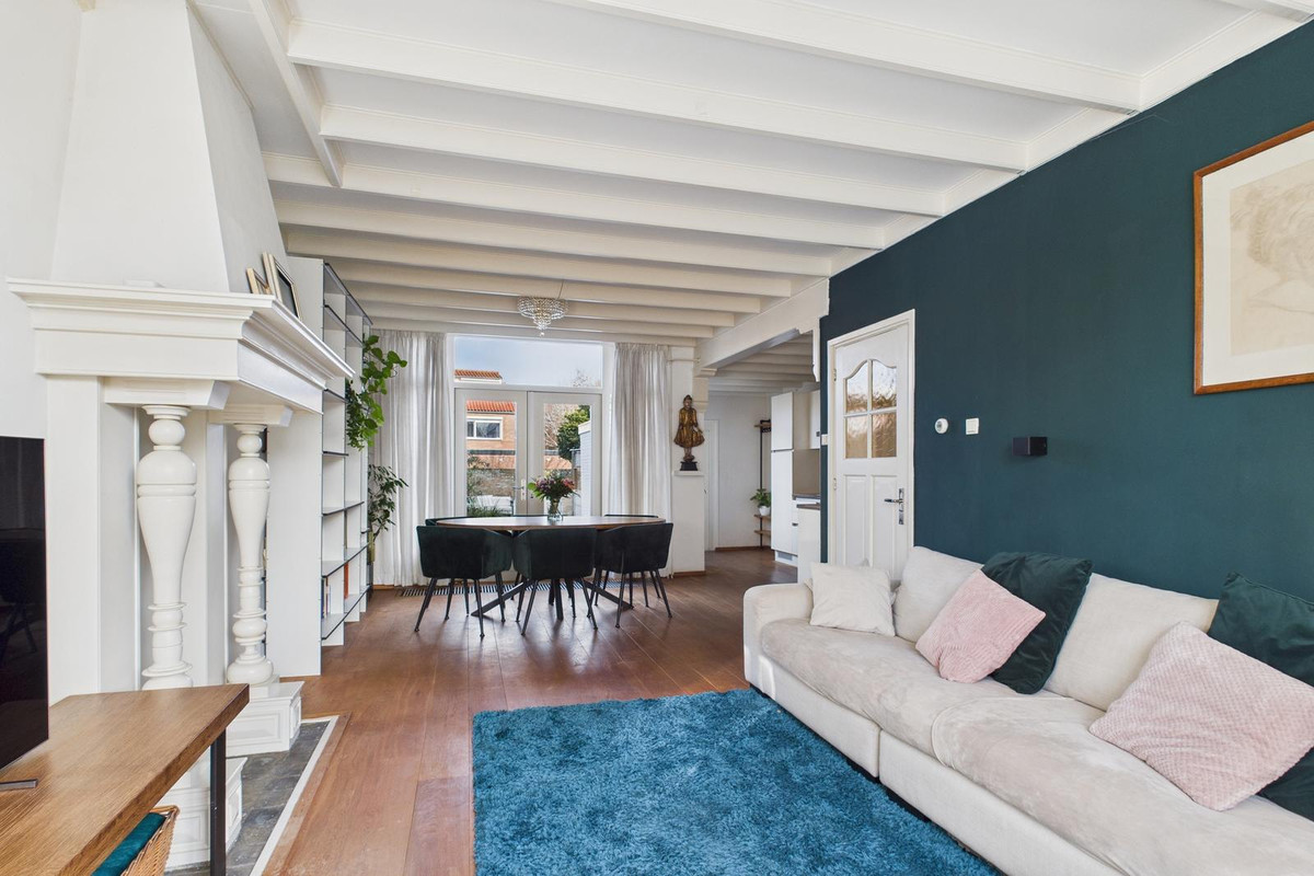 Tussenwoning te koop: Oosterscheldestraat 221, Middelburg