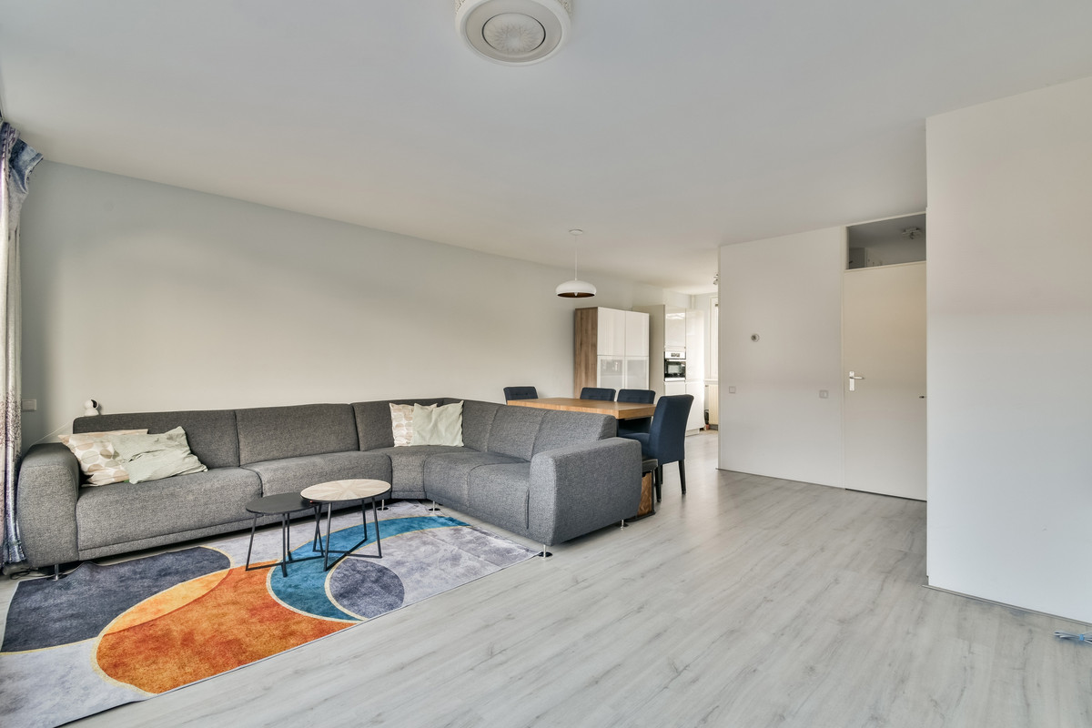 Tussenwoning te koop: Albert van Dalsumlaan 58, Amstelveen