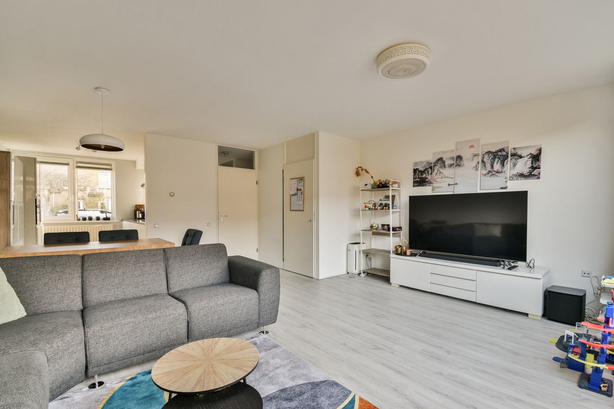 Tussenwoning te koop: Albert van Dalsumlaan 58, Amstelveen