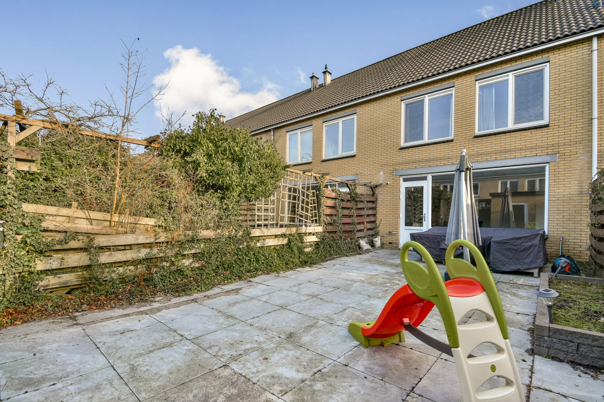 Tussenwoning te koop: Albert van Dalsumlaan 58, Amstelveen