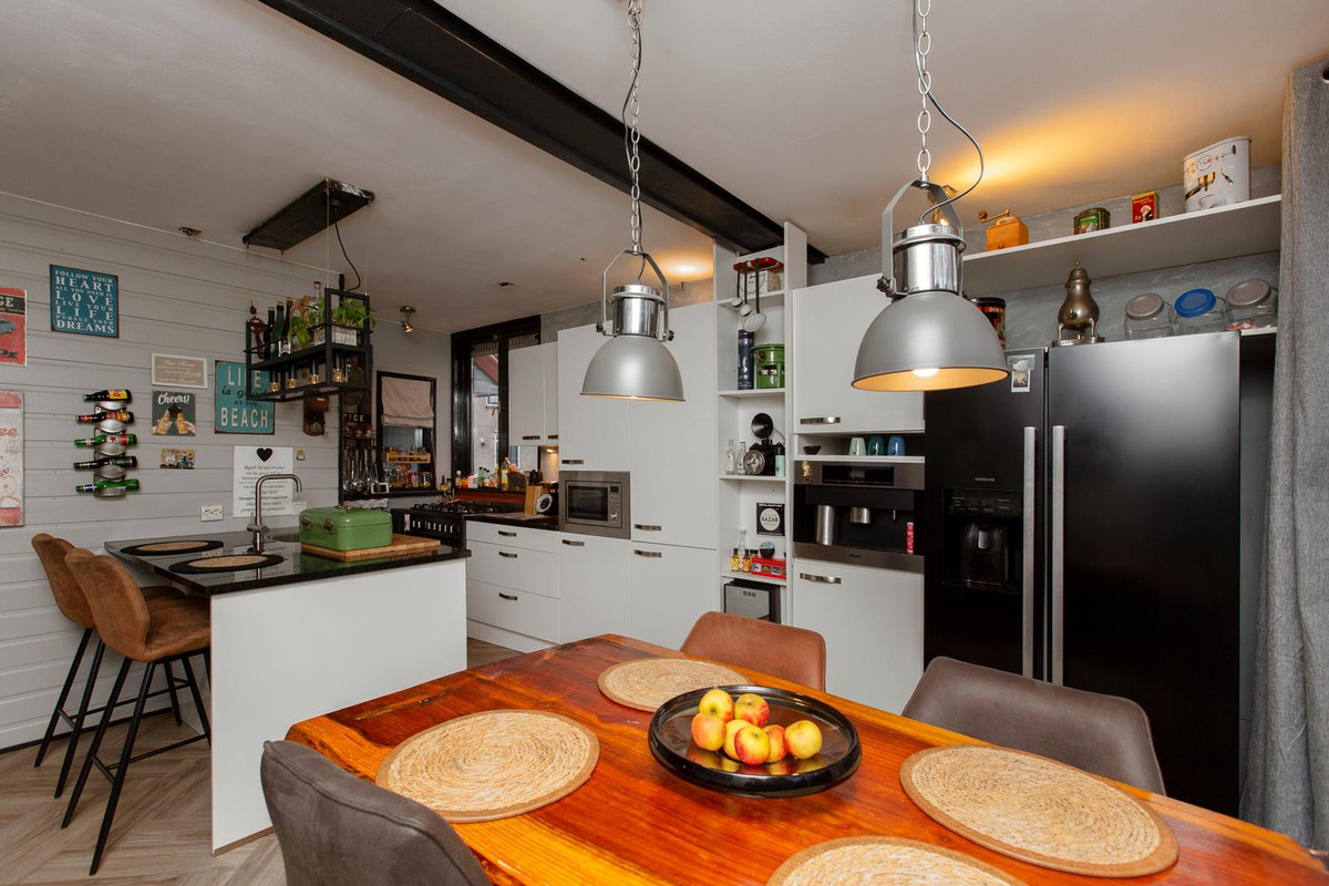 Hoekwoning te huur: Valkenkamp 10, Maarssen