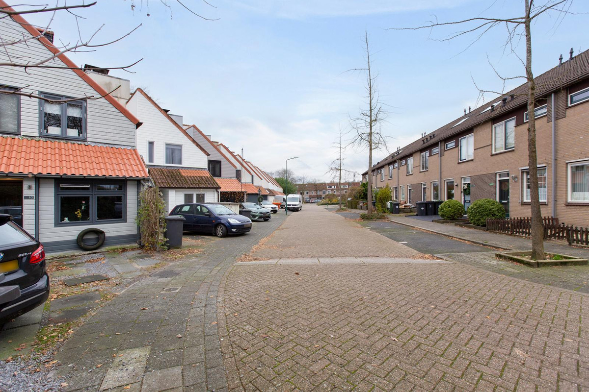 Hoekwoning te huur: Valkenkamp 10, Maarssen