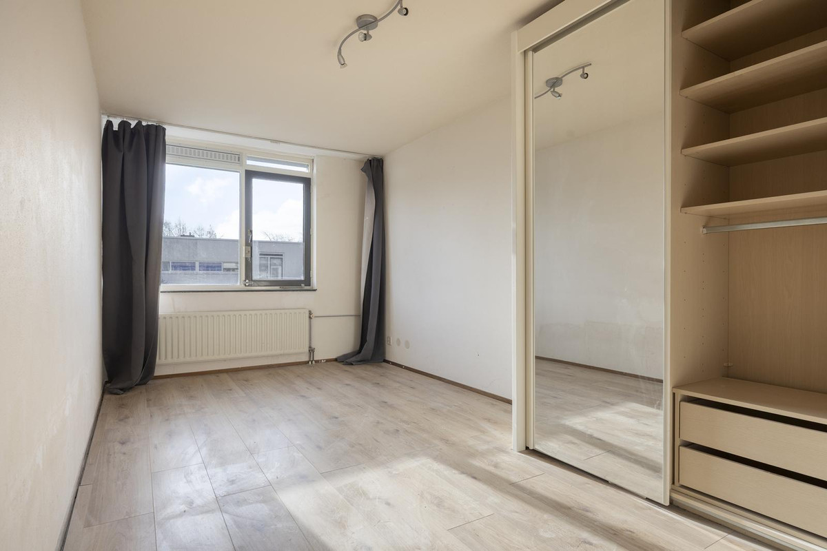 Tussenwoning te koop: Nehrusingel 130, Rotterdam