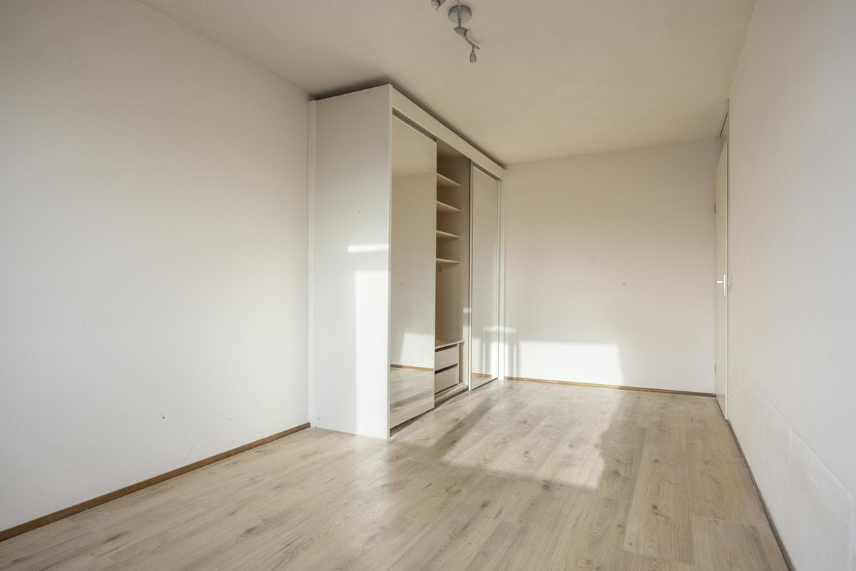 Tussenwoning te koop: Nehrusingel 130, Rotterdam