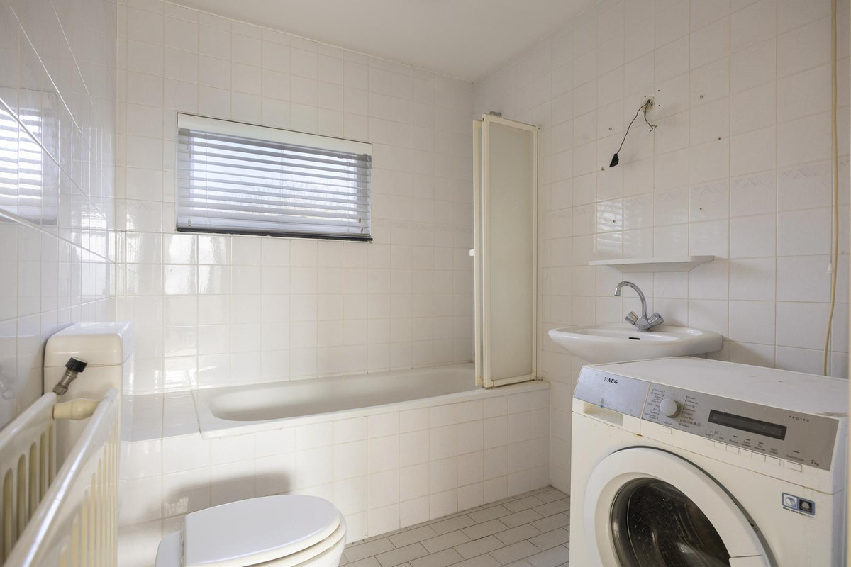 Tussenwoning te koop: Nehrusingel 130, Rotterdam