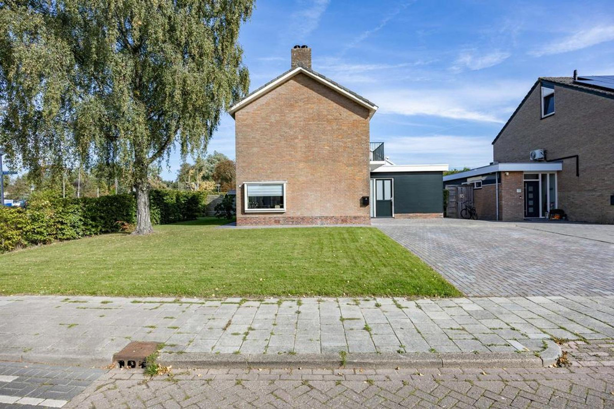 Vrijstaande woning te koop: Bilderdijkstraat 2, Winschoten