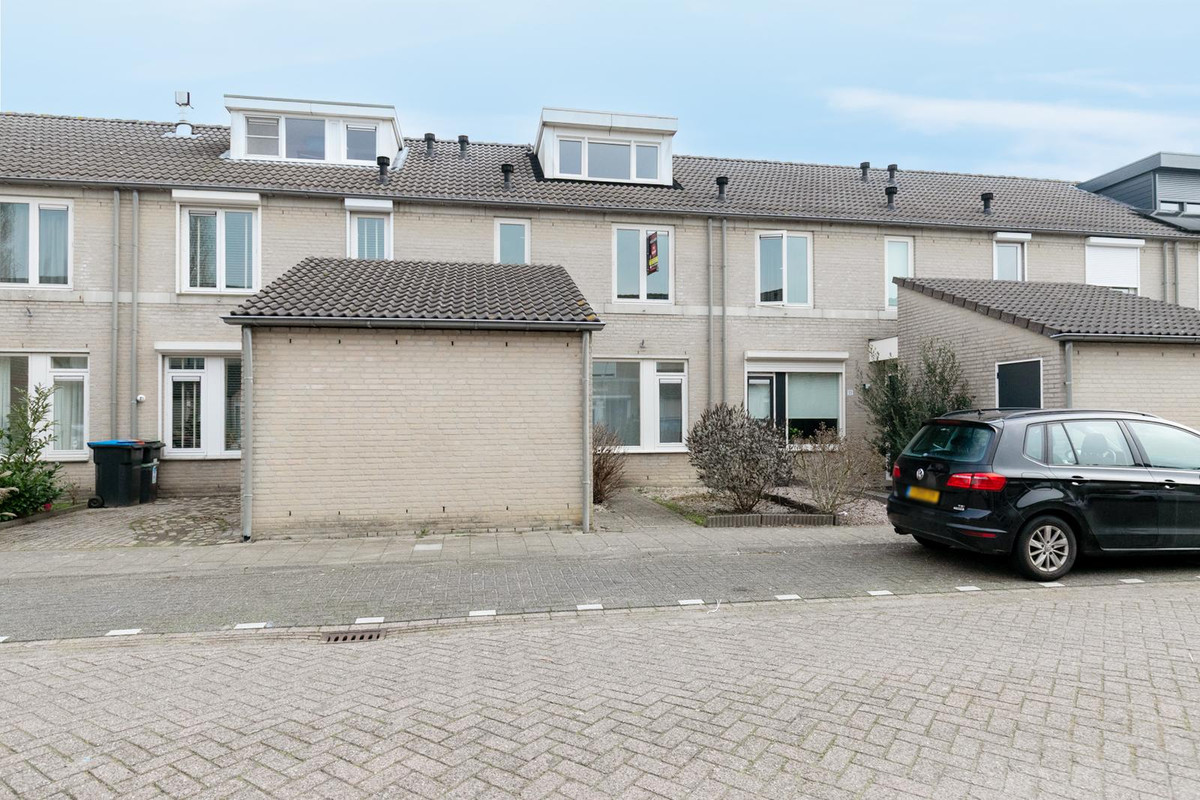 Tussenwoning te koop: Mantingestraat 35, Tilburg
