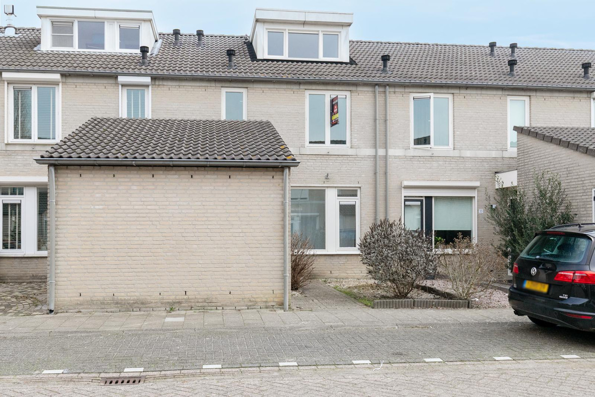 Tussenwoning te koop: Mantingestraat 35, Tilburg