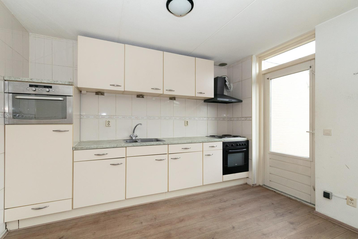 Tussenwoning te koop: Mantingestraat 35, Tilburg