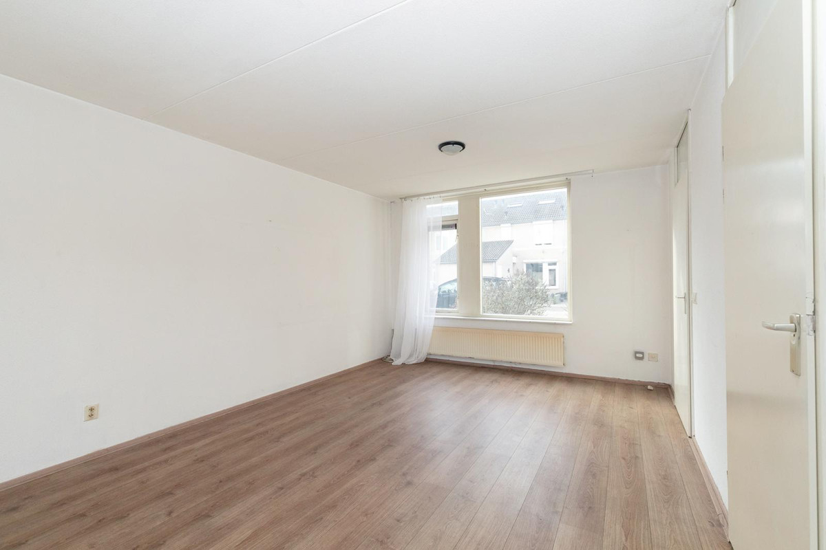 Tussenwoning te koop: Mantingestraat 35, Tilburg