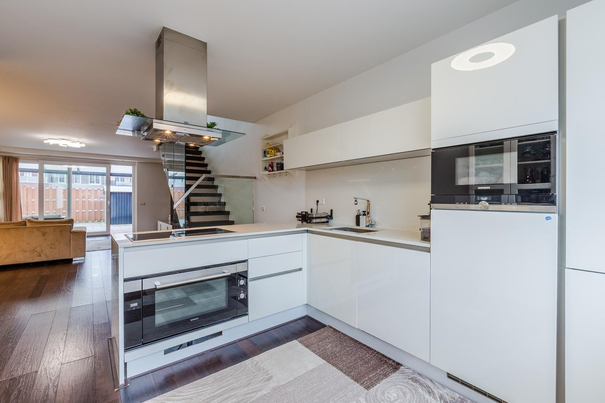 Tussenwoning te koop: Dudok de Withof 4, Amsterdam