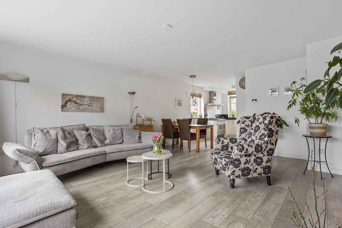 Hoekwoning te koop: Sneeuwwit 22, Zoetermeer