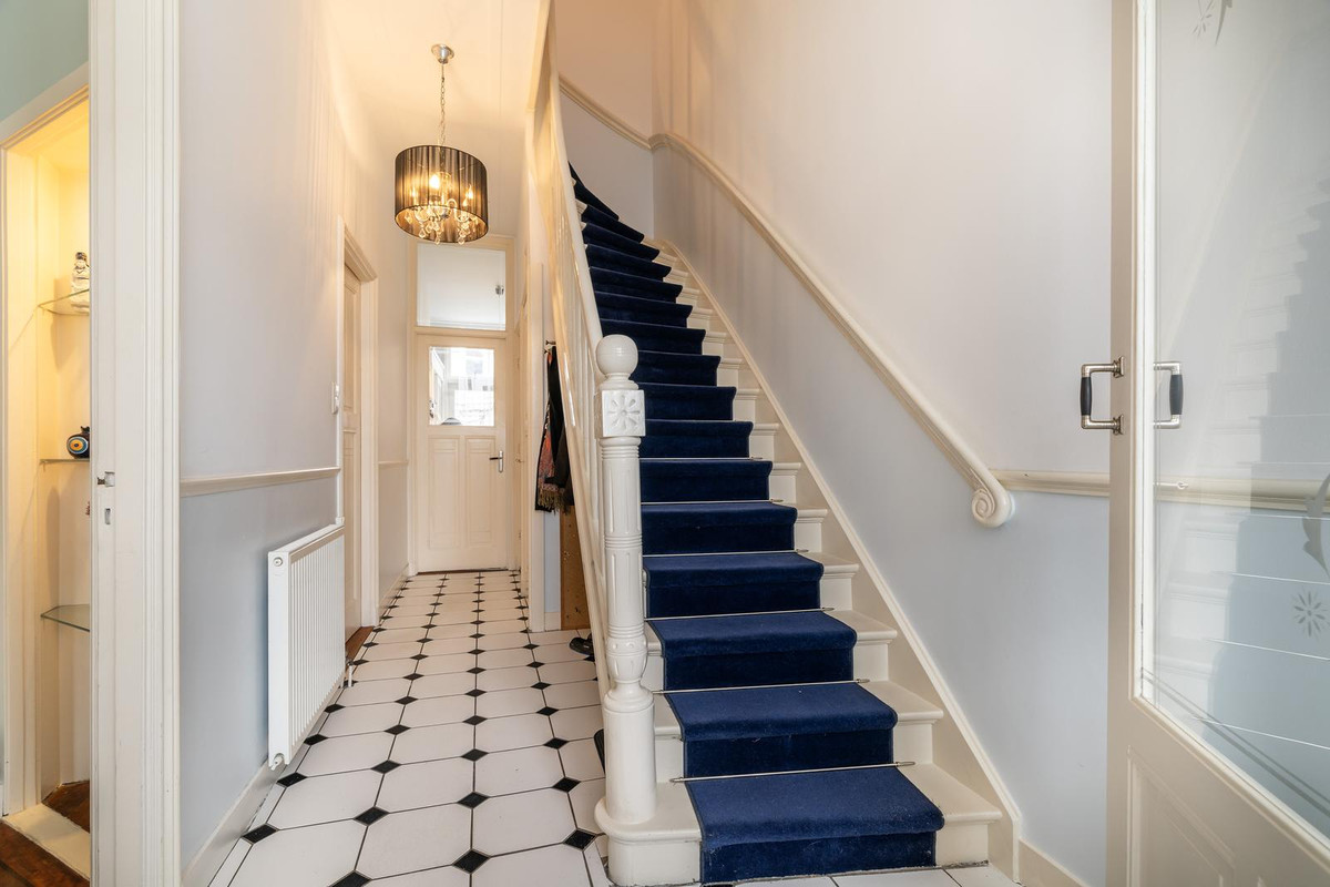 Tussenwoning te koop: Kranenburgweg 27, 'S-Gravenhage