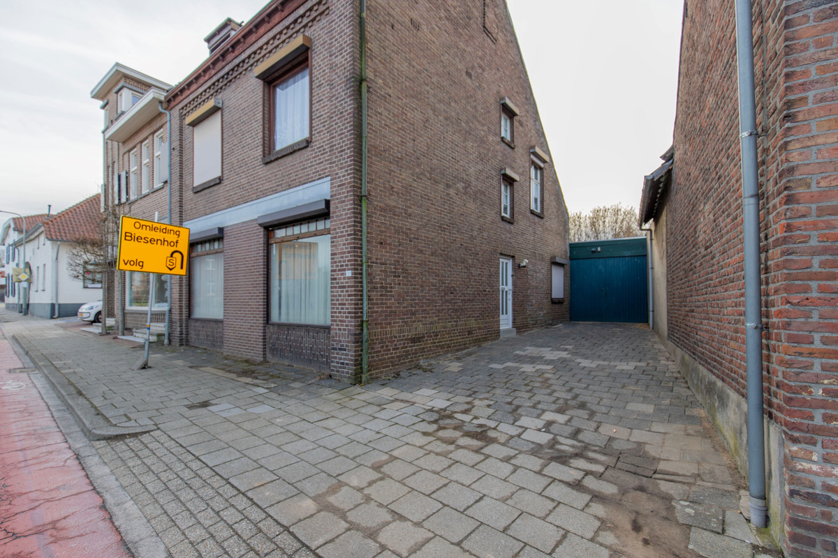 Tussenwoning te koop: Kerkweg 137, Puth