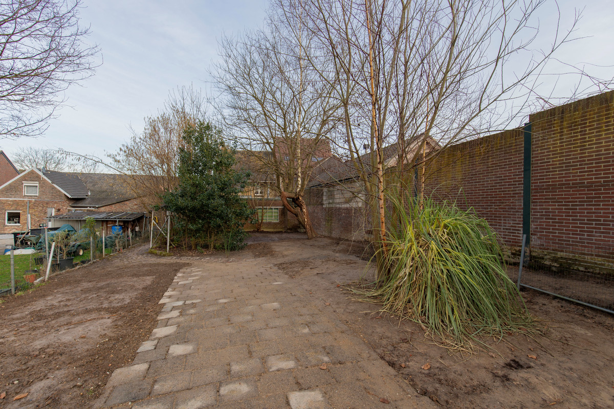 Tussenwoning te koop: Kerkweg 137, Puth