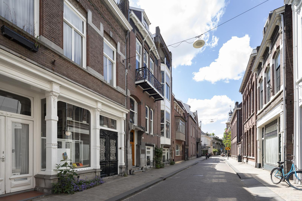Tussenwoning te koop: Tuinstraat 112, Tilburg