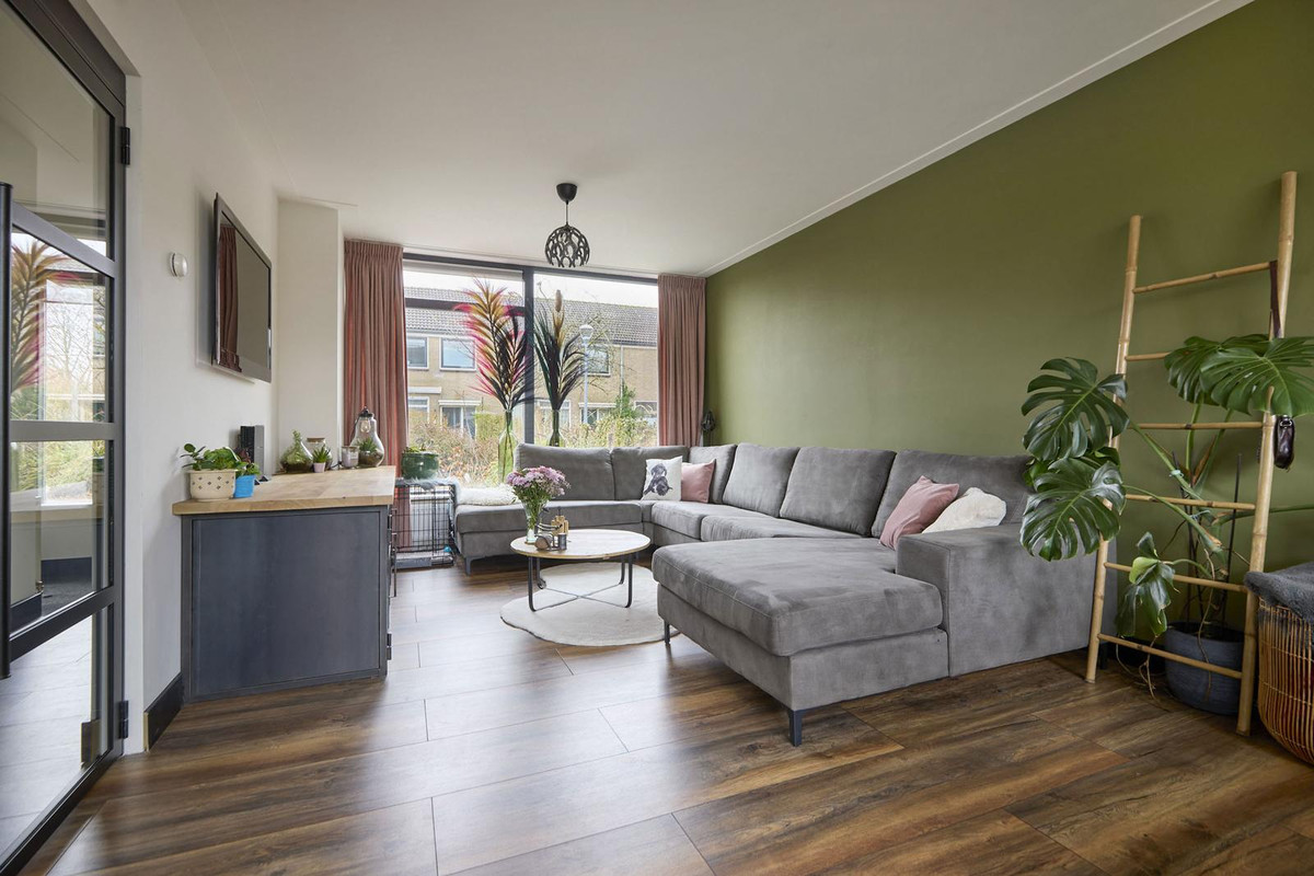 Hoekwoning te koop: Klaverveld 1, Nieuw-Vennep