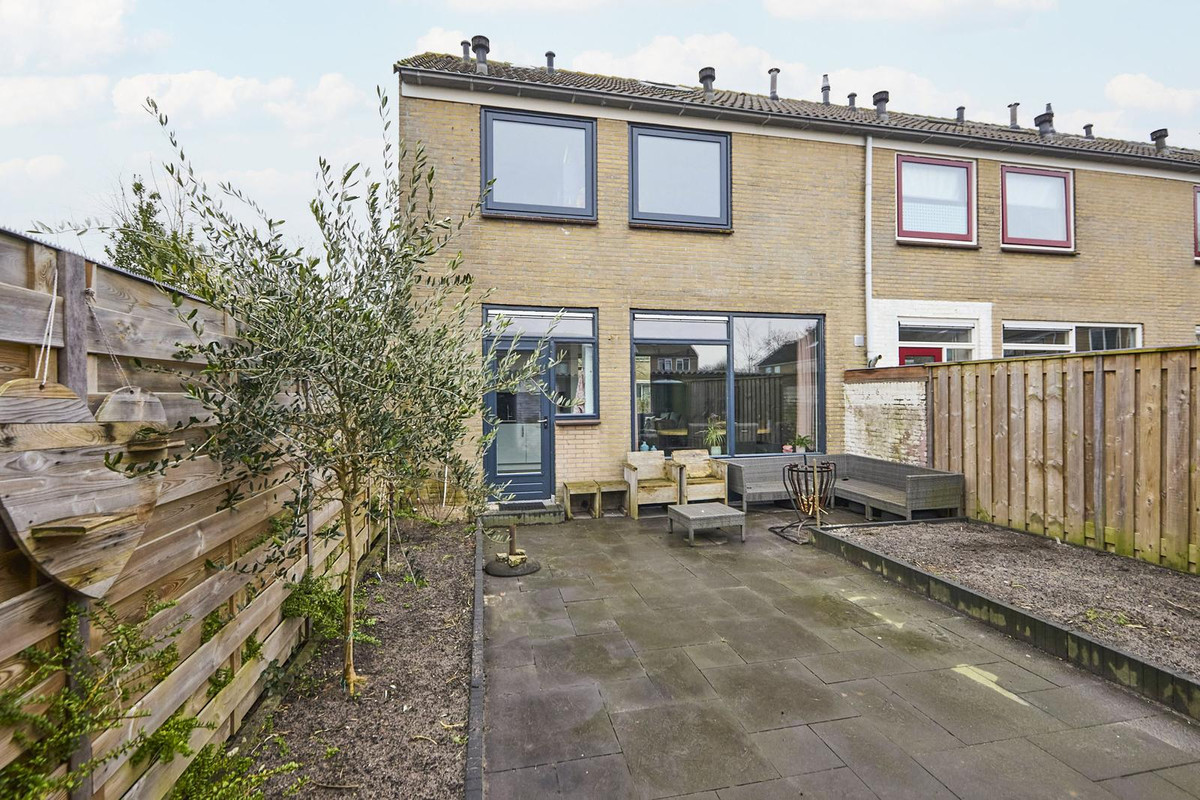 Hoekwoning te koop: Klaverveld 1, Nieuw-Vennep