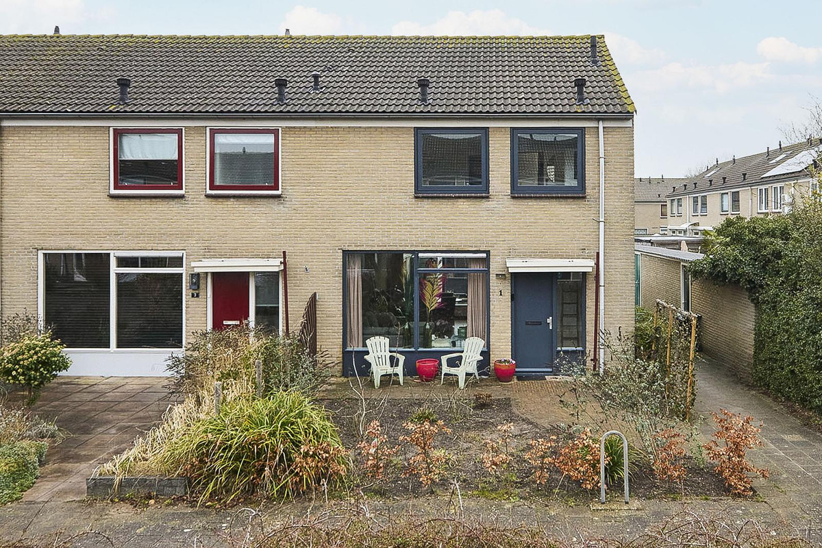 Hoekwoning te koop: Klaverveld 1, Nieuw-Vennep