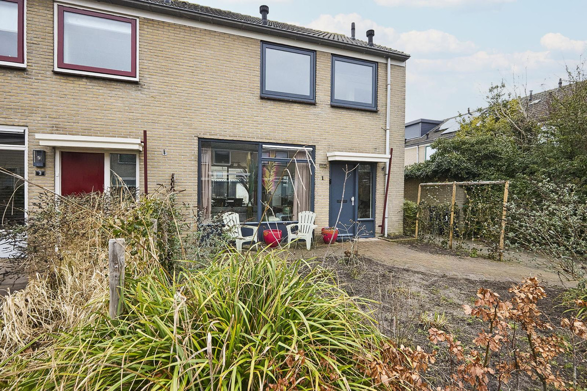 Hoekwoning te koop: Klaverveld 1, Nieuw-Vennep