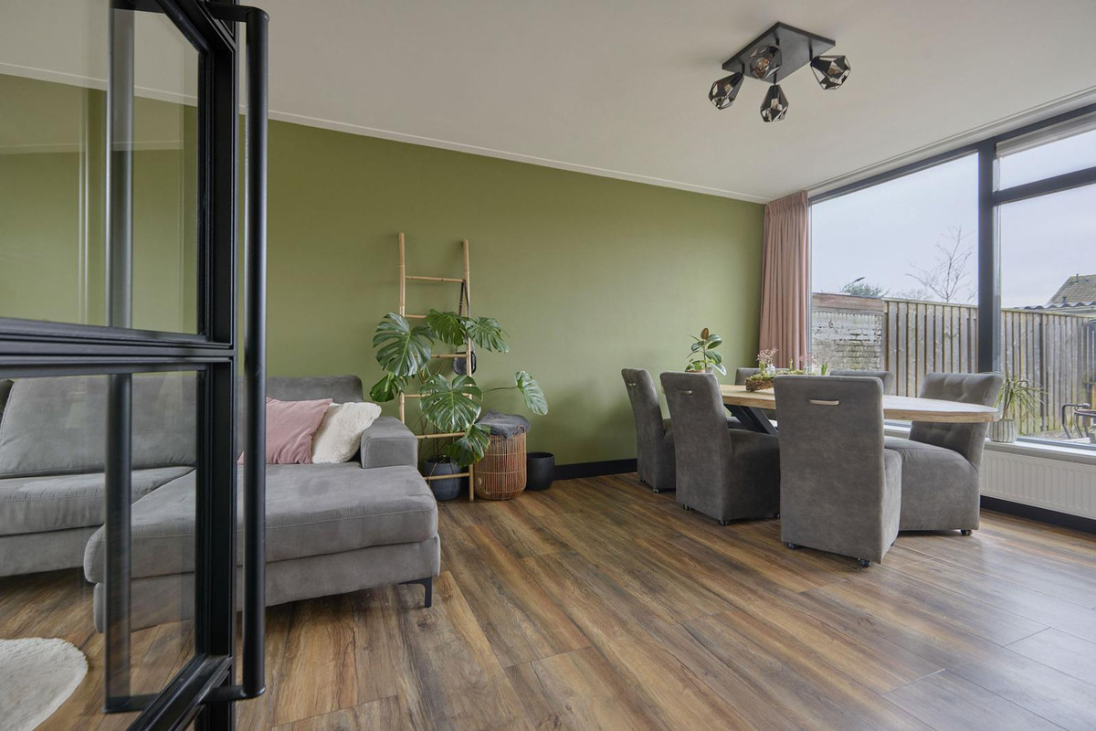 Hoekwoning te koop: Klaverveld 1, Nieuw-Vennep