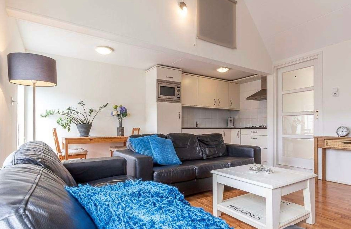 Hoekwoning te huur: Bloemstraat 15, Den Helder
