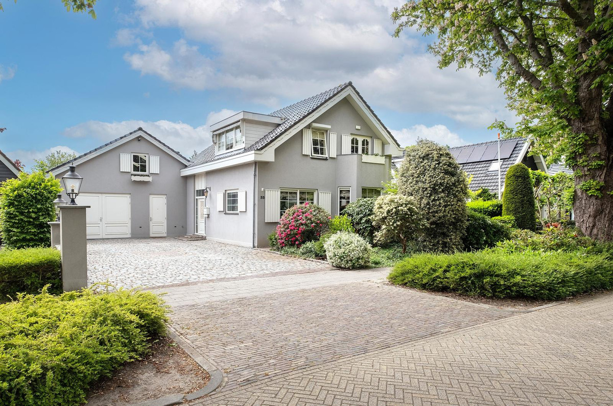 Vrijstaande woning te koop: Stationsweg 33, Heerhugowaard
