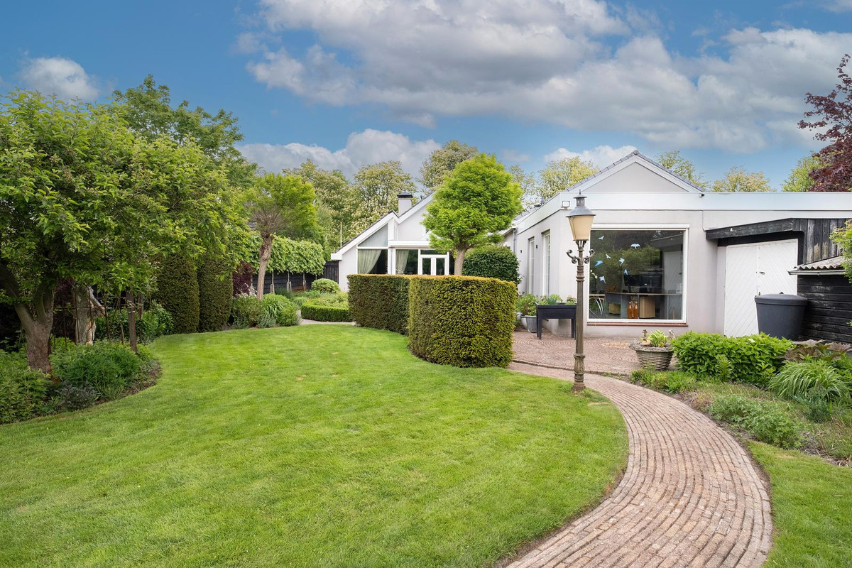 Vrijstaande woning te koop: Stationsweg 33, Heerhugowaard