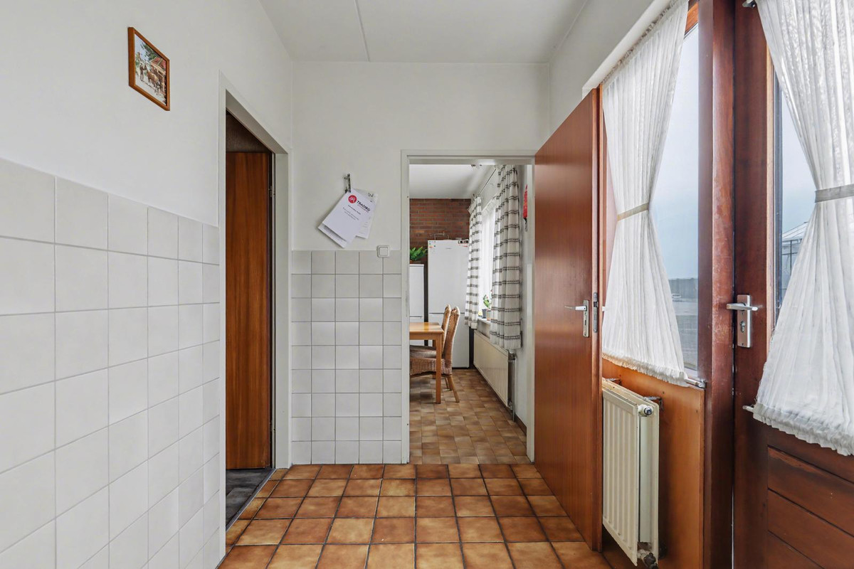 Vrijstaande woning te koop: Lange Kruisweg 12, Maasdijk