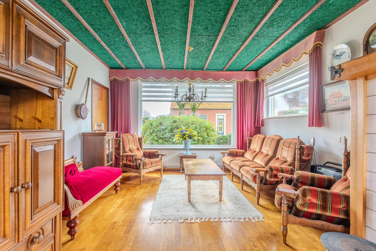 Vrijstaande woning te koop: Dorpsstraat 14, Woensdrecht