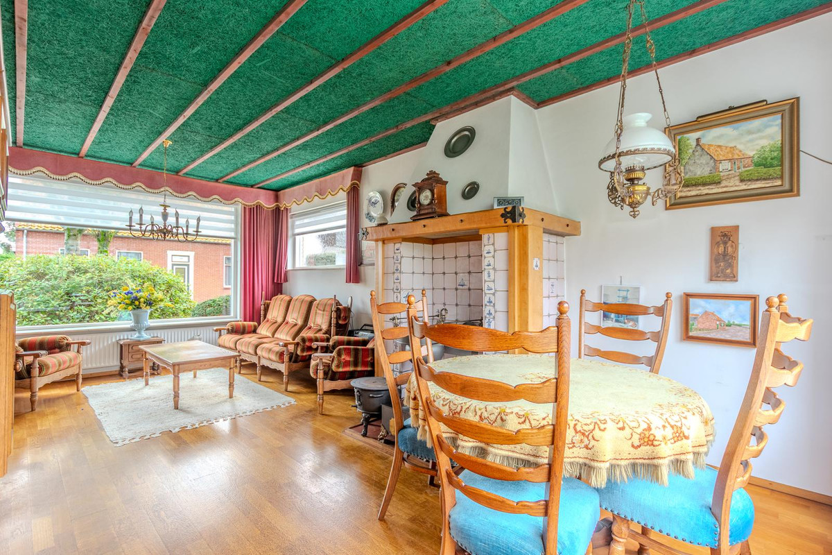 Vrijstaande woning te koop: Dorpsstraat 14, Woensdrecht