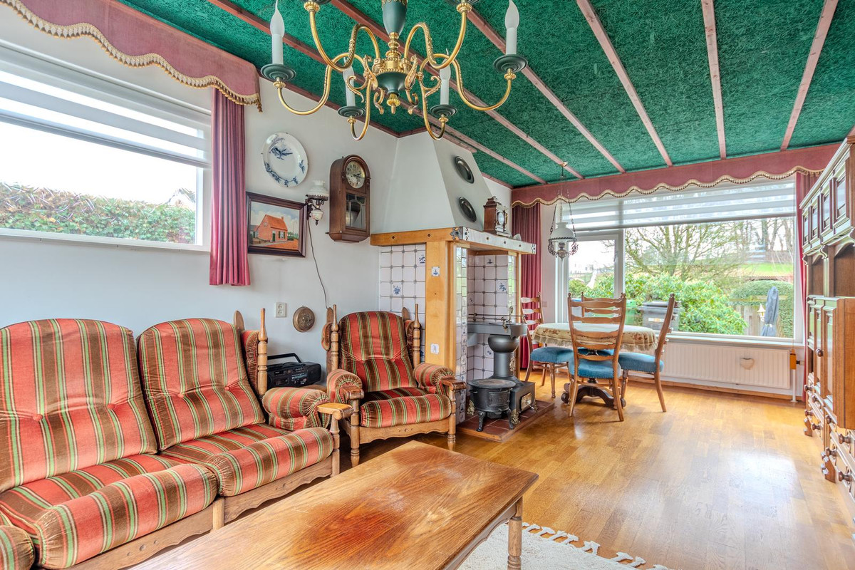 Vrijstaande woning te koop: Dorpsstraat 14, Woensdrecht