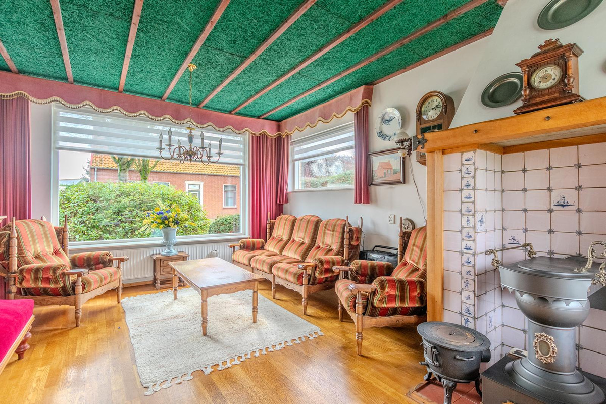 Vrijstaande woning te koop: Dorpsstraat 14, Woensdrecht
