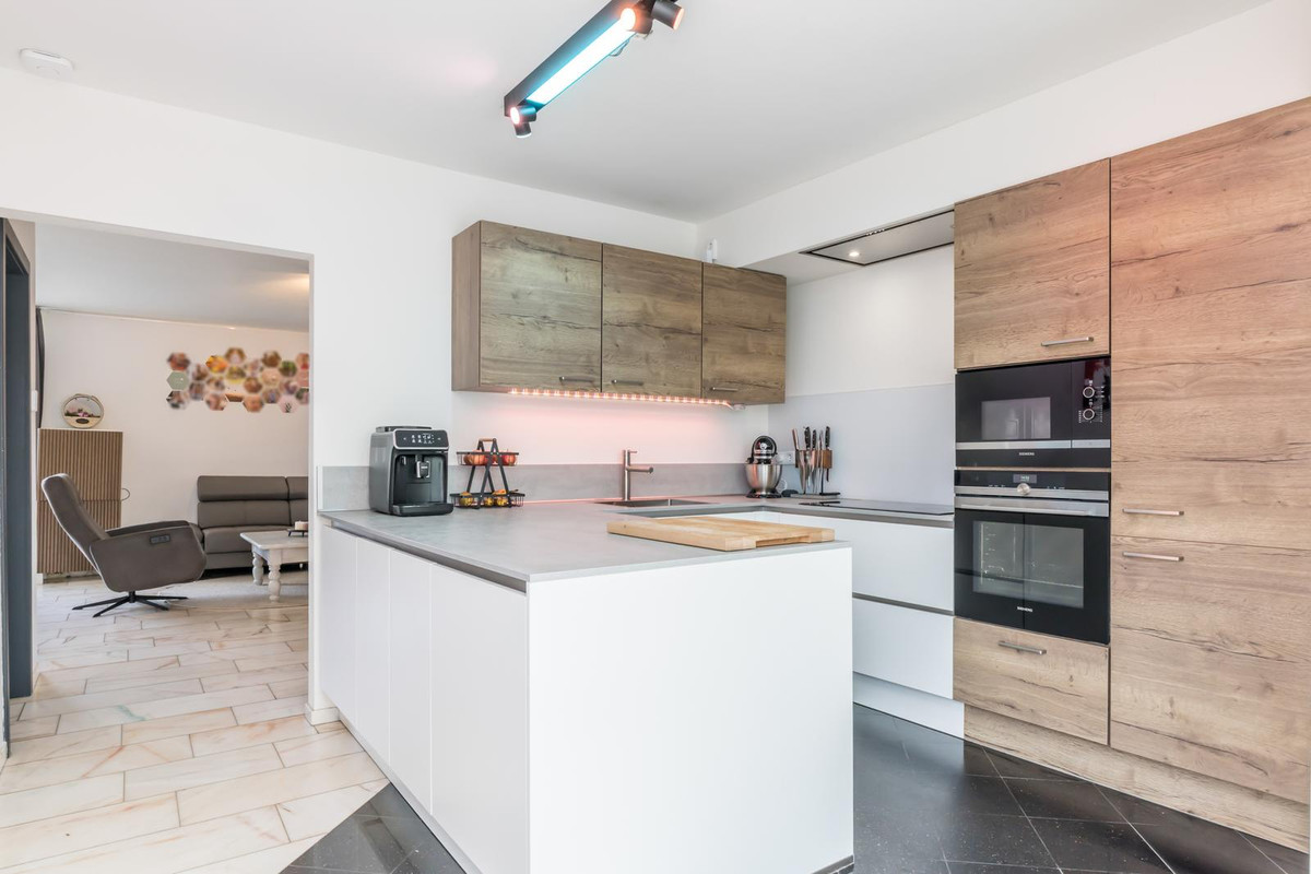 Vrijstaande woning te koop: Meybrug 15, Brunssum