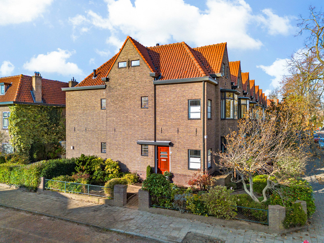 Hoekwoning te koop: Bloemistenlaan 46, Leiden