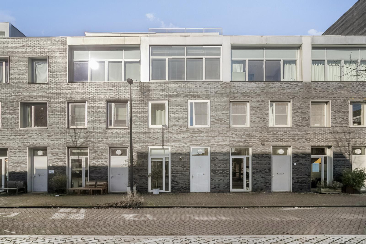 Tussenwoning te koop: Cornelis Zillesenlaan 7, Amsterdam