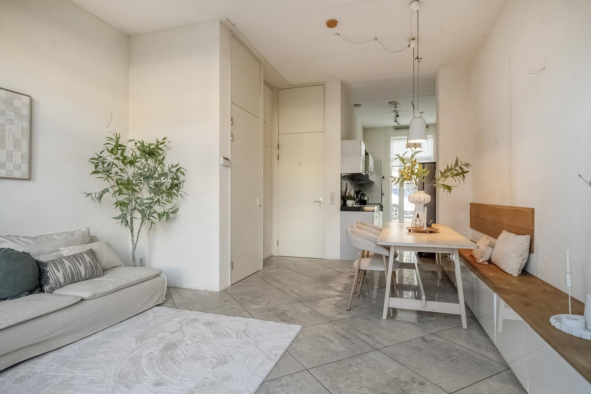 Tussenwoning te koop: Cornelis Zillesenlaan 7, Amsterdam