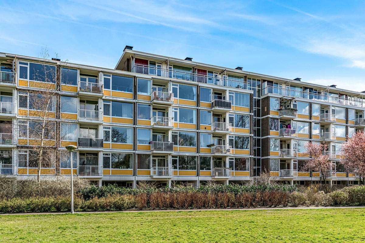 Appartement te koop: Maarten Lutherweg 215, Amstelveen