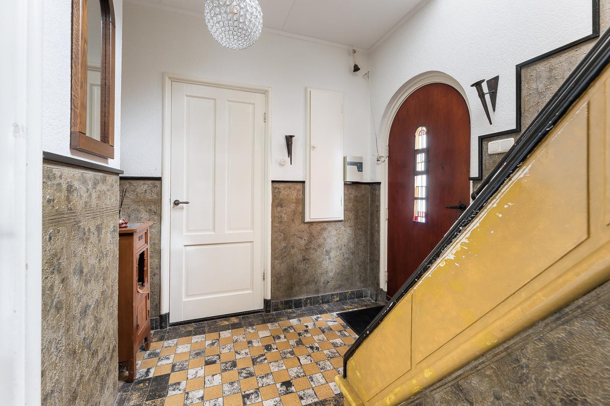 Twee-onder-één-kap te koop: Haaksbergerstraat 185, Enschede
