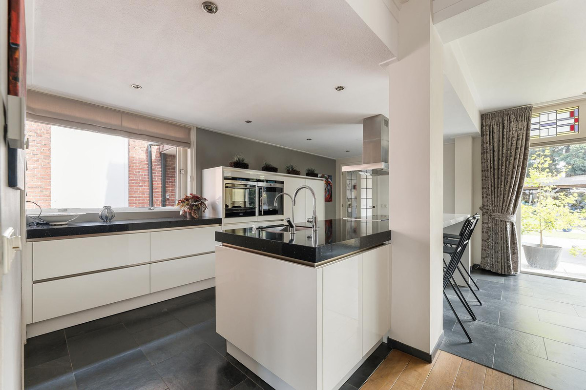 Twee-onder-één-kap te koop: Haaksbergerstraat 185, Enschede