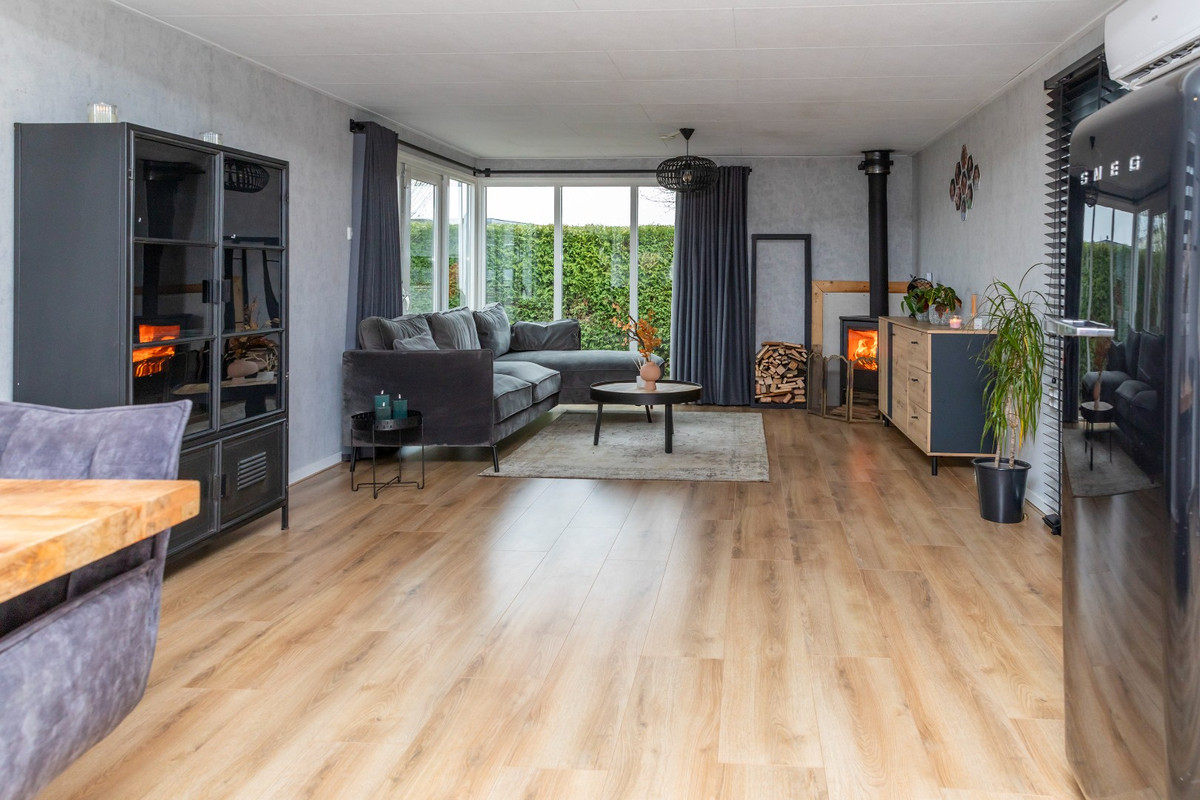 Vrijstaande woning te koop: Rijnbandijk 111-56, Maurik