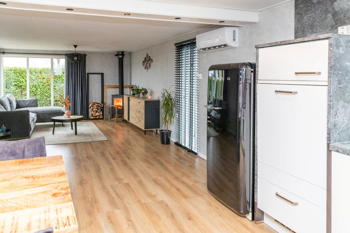 Vrijstaande woning te koop: Rijnbandijk 111-56, Maurik