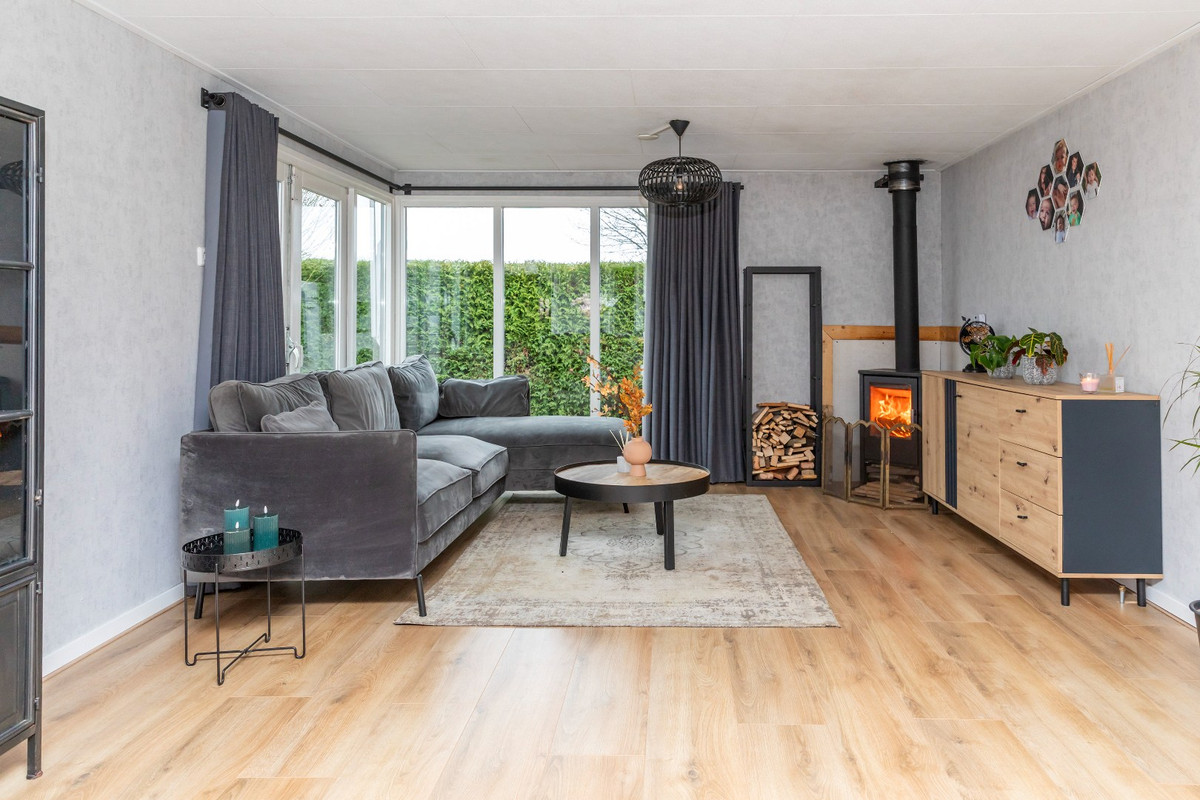 Vrijstaande woning te koop: Rijnbandijk 111-56, Maurik